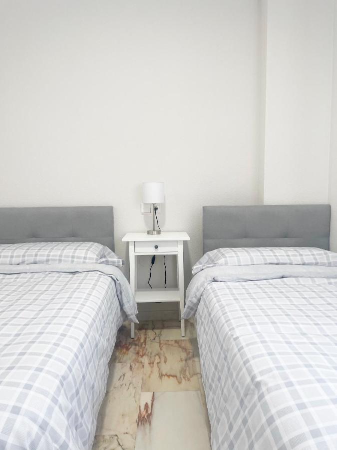 Holidays2Malaga Tomas De Echeverria 150 Mts To Beach & High Speed Wifi & Parking Lejlighed Eksteriør billede
