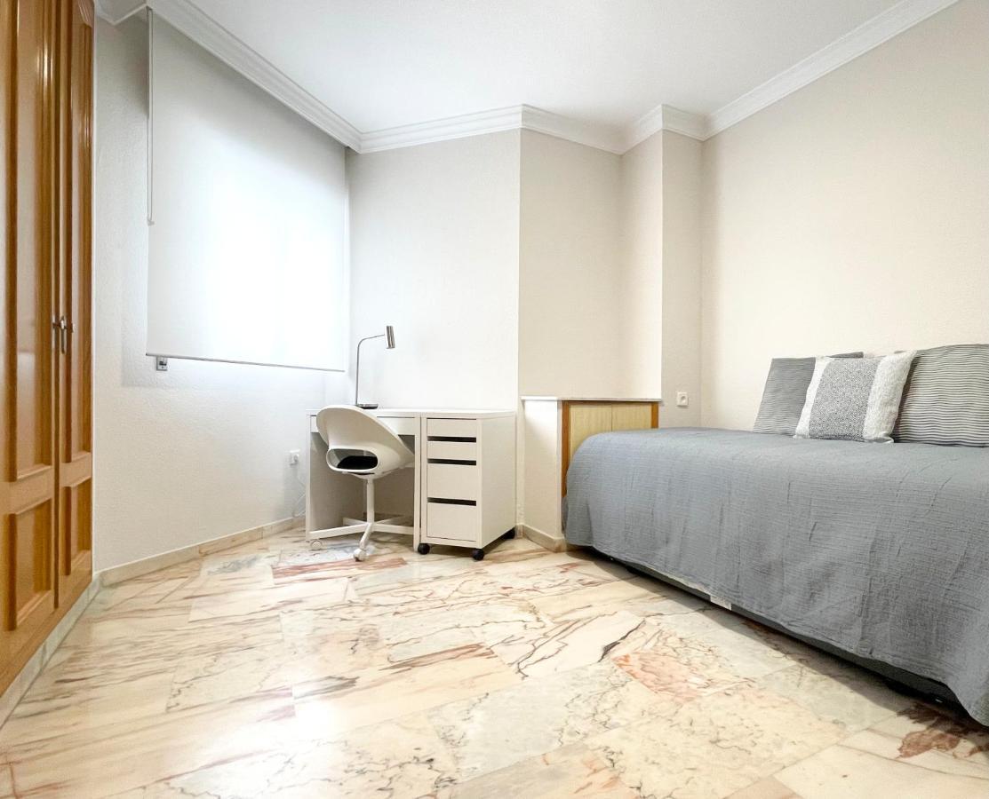 Holidays2Malaga Tomas De Echeverria 150 Mts To Beach & High Speed Wifi & Parking Lejlighed Eksteriør billede